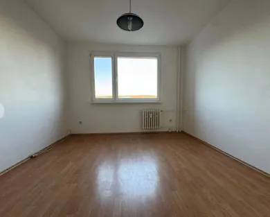 Na predaj 4-izbový byt, 75 m², Bratislava-Dúbravka, Nejedlého