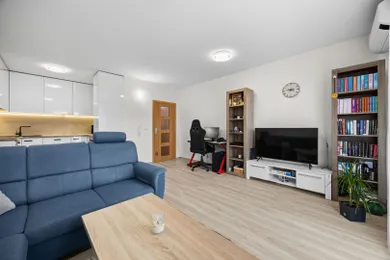 Na predaj 2-izbový byt, 54 m², Bratislava-Devínska Nová Ves
