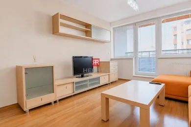 Na prenájom 2-izbový byt, 55 m², Bratislava-Dúbravka, Koprivnická