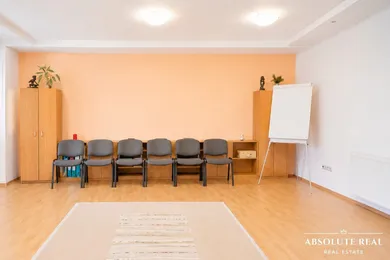 Na prenájom komerčné, 32 m², Bratislava-Petržalka, Lenardova