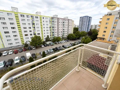 Na prenájom 3-izbový byt, 74 m², Bratislava-Devínska Nová Ves