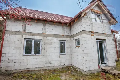 Domy na predaj 4-izbový, Kuchyňa · €115 000