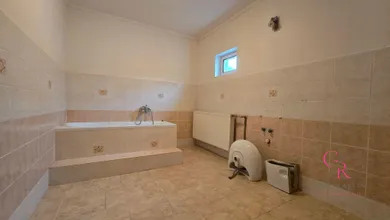Na predaj 4-izbový dom, 150 m², Nýrovce