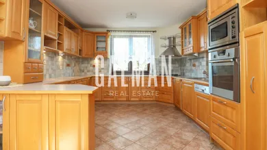 Na predaj 5-izbový dom, 190 m², Stupava, Kvetná