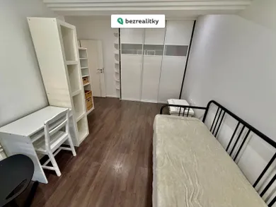 Na prenájom 4-izbový byt, 104 m², Bratislava-Ružinov