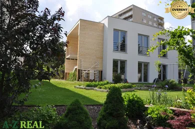 Квартири в оренду, 4-кімнатні, Bratislava-Nové Mesto · €2 500