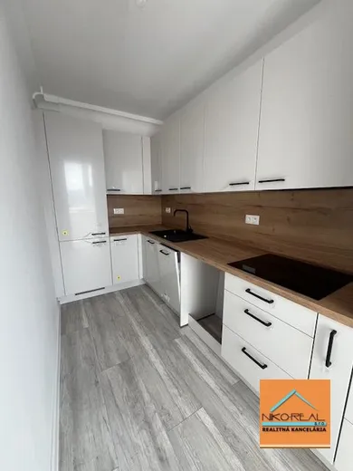 Na predaj 4-izbový byt, 68 m², Bratislava-Ružinov, Martinčekova