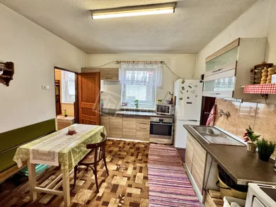 Na predaj dom, 310 m², Hybe