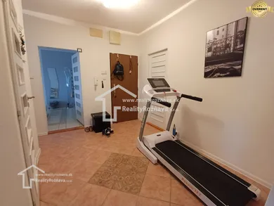 Na predaj 4-izbový byt, 91 m², Rožňava, Edelényska