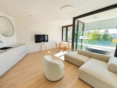 Na prenájom 2-izbový byt, 54 m², Bratislava-Ružinov, Tomášikova