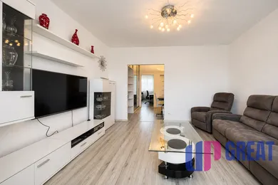 Na prenájom 4-izbový byt, 85 m², Bratislava-Petržalka, Wolkrova