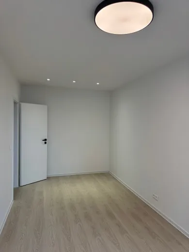 Na predaj 3-izbový byt, 54 m², Bratislava-Petržalka, Lachova