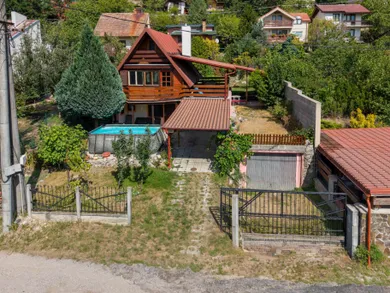 Дома на продажу, 4-комнатные, Pezinok · €205 000