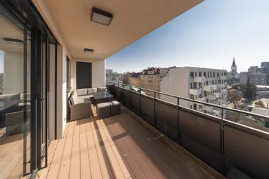 Byty na prenájom 3-izbový, Bratislava-Staré Mesto · €1 250