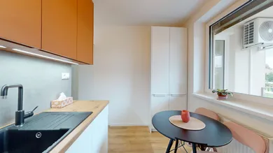 Na predaj 2-izbový byt, 54 m², Zavar, Poronda