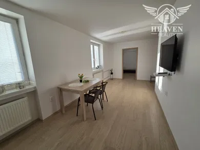 Byty na prenájom 3-izbový, Komárno · €560