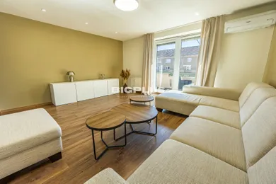 Квартири в оренду, 3-кімнатні, Prievidza · €690