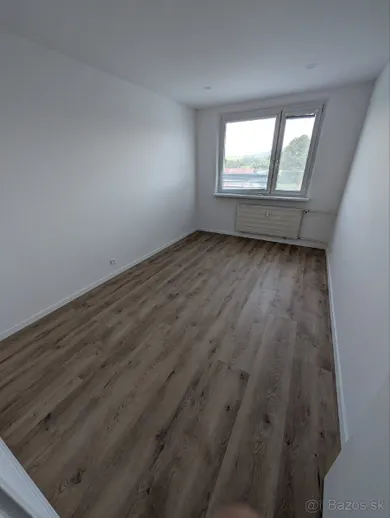 Na prenájom 3-izbový byt, 70 m², Brezno, 9. mája