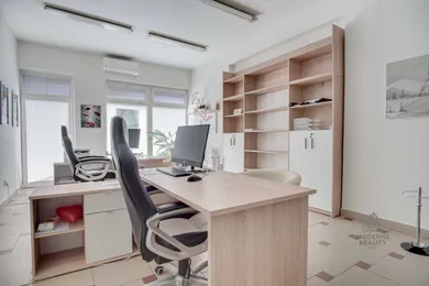 Na prenájom komerčné, 26 m², Nové Zámky, M. R. Štefánika