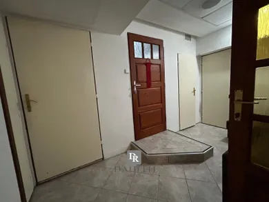 Na prenájom komerčné, 80 m², Bratislava-Ružinov, Nitrianska