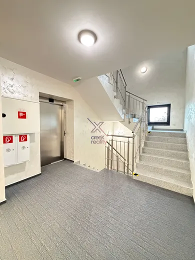 Na prenájom 2-izbový byt, 50 m², Trnava, Ulica Koniarekova