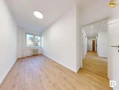 Na predaj 3-izbový byt, 82 m², Bratislava-Ružinov, Drieňová