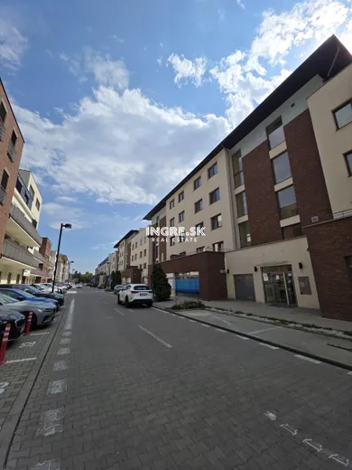 Na predaj objekt, 14 m², Bratislava-Nové Mesto, Ďumbierska