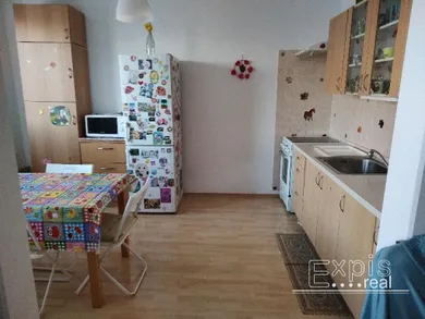 Na prenájom byt v Bratislava-Petržalka · €1 000 · Čiastočná rekonštrukcia