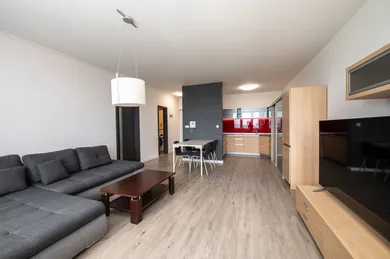 Mieszkania na wynajem, 2-pokojowe, Bratislava-Nové Mesto · €650