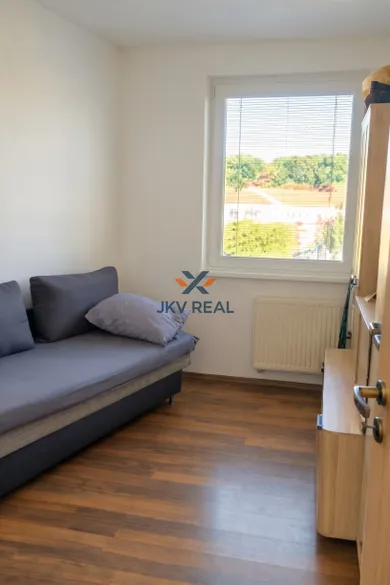 Na predaj 4-izbový byt, 90 m², Bratislava-Karlova Ves, Veternicová