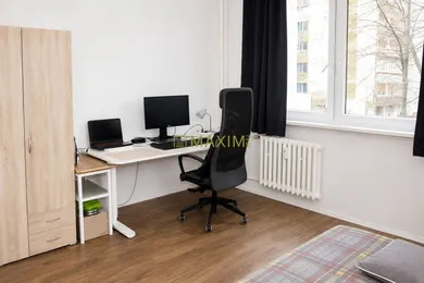 Na predaj 3-izbový byt, 65 m², Bratislava-Dúbravka, Valachova