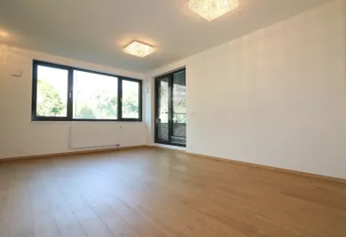 Na prenájom 3-izbový byt, 95 m², Bratislava-Staré Mesto, Žižkova