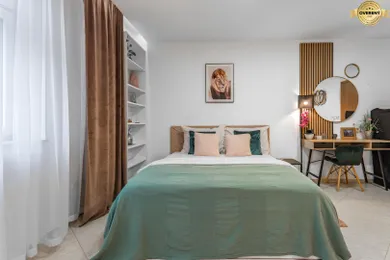 Na predaj 2-izbový byt, 75 m², Bratislava-Staré Mesto, Námestie 1.mája