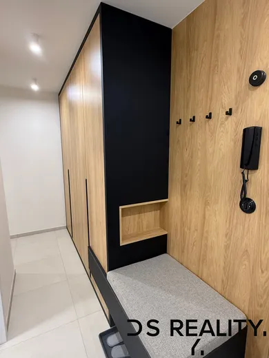 Na prenájom 2-izbový byt, 58 m², Prievidza, B. Björnsona
