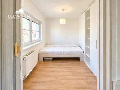 Na prenájom 3-izbový byt, 60 m², Bratislava-Staré Mesto, Grösslingova