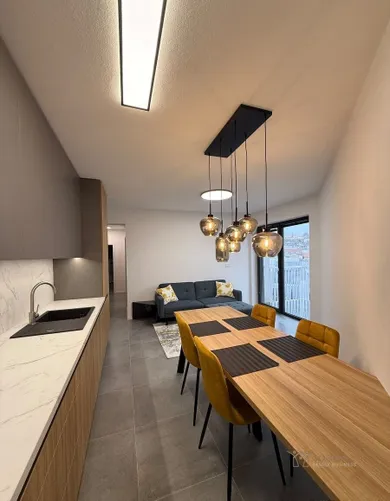 Byty na prenájom 3-izbový, Bratislava-Staré Mesto · €900