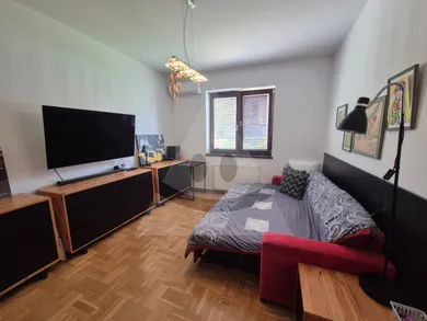 Na predaj 4-izbový dom, 150 m², Komárno