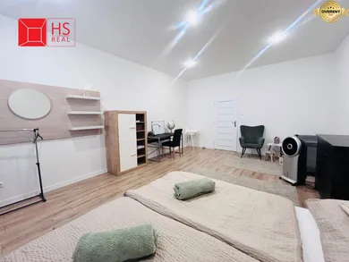 Na prenájom 3-izbový byt, 112 m², Nové Zámky, Hlavné námestie