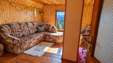 Na predaj 5-izbový rekreačný dom, 135 m², Nesluša