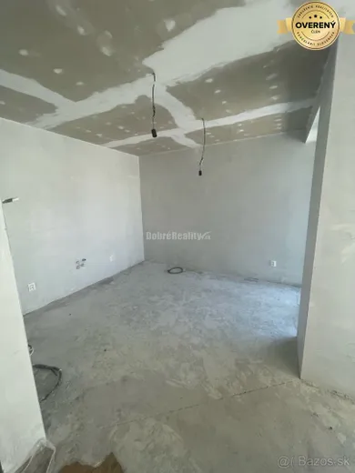 Na predaj 3-izbový byt, 100 m², Svit, Štúrova