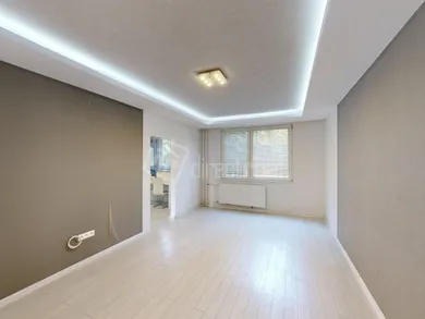Na predaj 3-izbový byt, 84 m², Dunajská Streda, Neratovické námestie