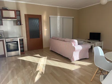 Na prenájom 2-izbový byt, 54 m², Trenčín, Východná