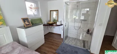 Na predaj 7-izbový dom, 100 m², Trnava, Javorová