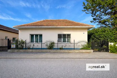 Eladó házak, 3-szobás, Nitra · €189 900