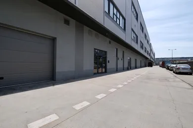Na prenájom komerčné v Bratislava-Nové Mesto · €1 800 · Novostavba