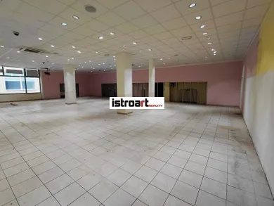 Na prenájom komerčné, 325 m², Bratislava-Petržalka, Holíčska