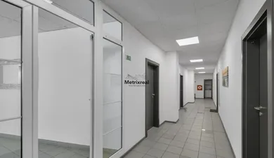 Na prenájom komerčné, 25 m², Bratislava-Nové Mesto, Vajnorská