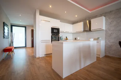 Na prenájom 4-izbový byt, 170 m², Bratislava-Staré Mesto