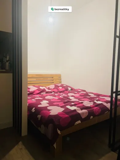 Na prenájom 1-izbový byt, 35 m², Bratislava-Devínska Nová Ves