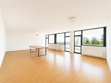 Na prenájom 3-izbový byt, 163 m², Bratislava-Staré Mesto, Údolná